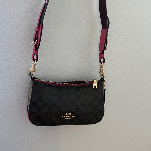 Coach Blocked Signature Jess Baguette Crossbody Bag - Picture 6 of 7